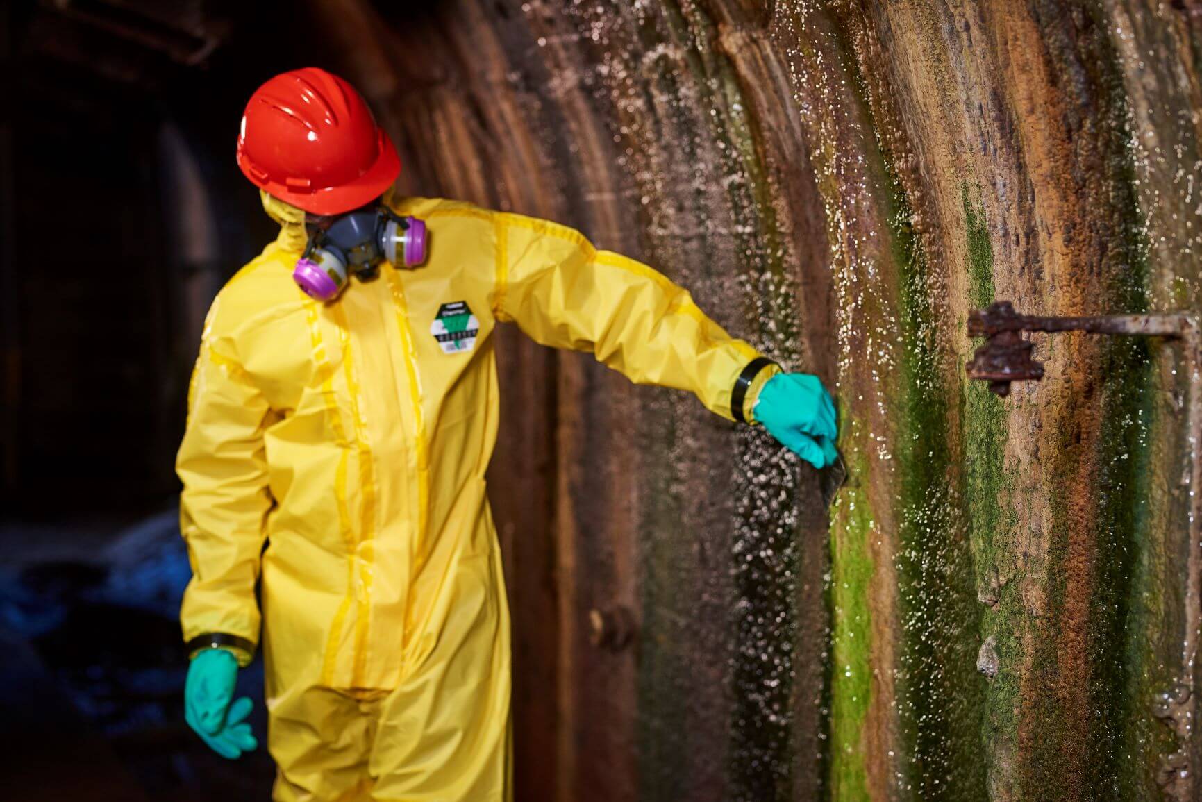 Selección de la ropa de protección química adecuada