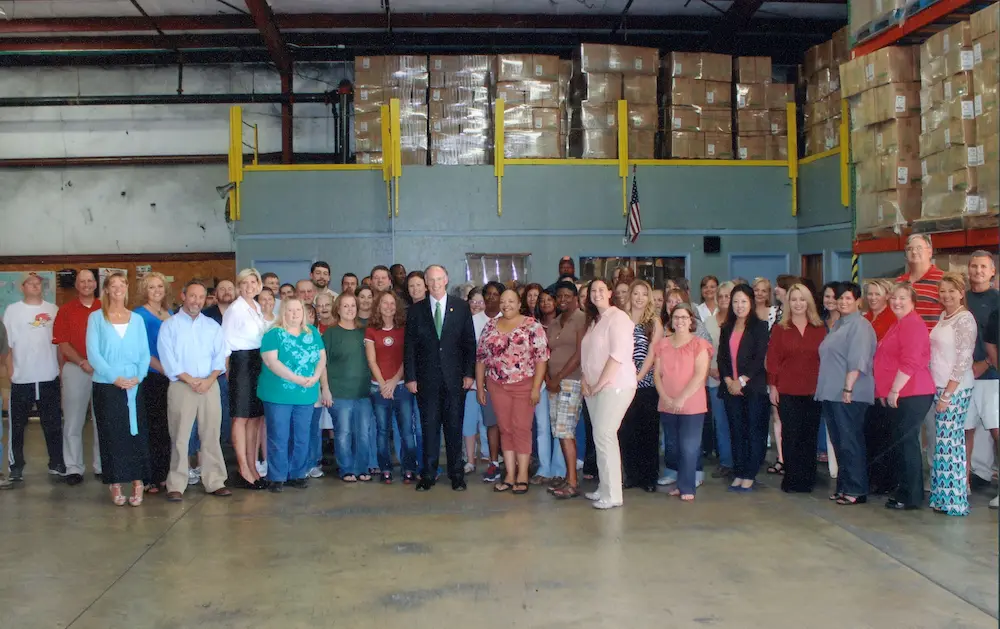 Lakeland employees gathered at the Decatur warehouse with past governor of Alabama, Robert Bentley