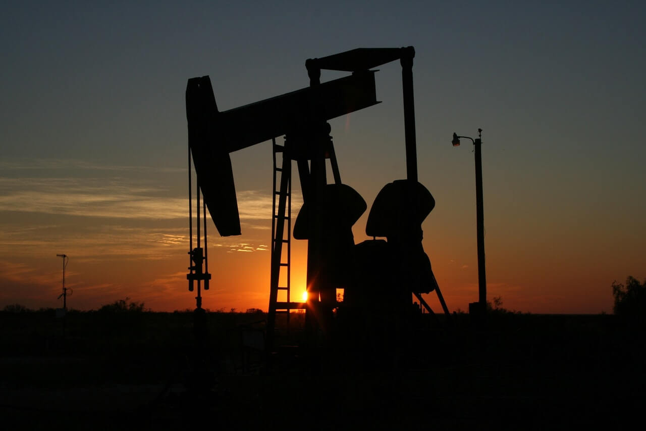 Petróleo en Monahans Texas al atardecer