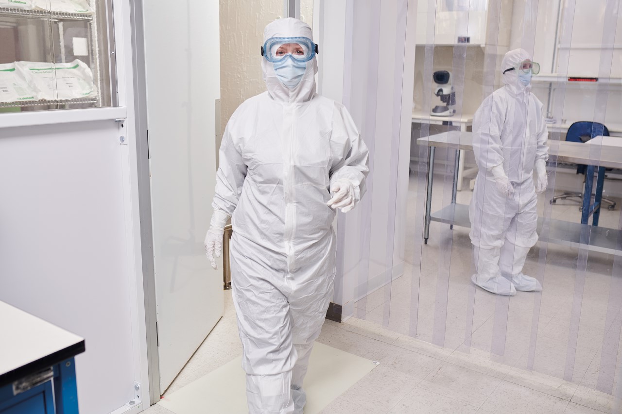 DuPont IsoClean Apparel For USP 797 Compliance